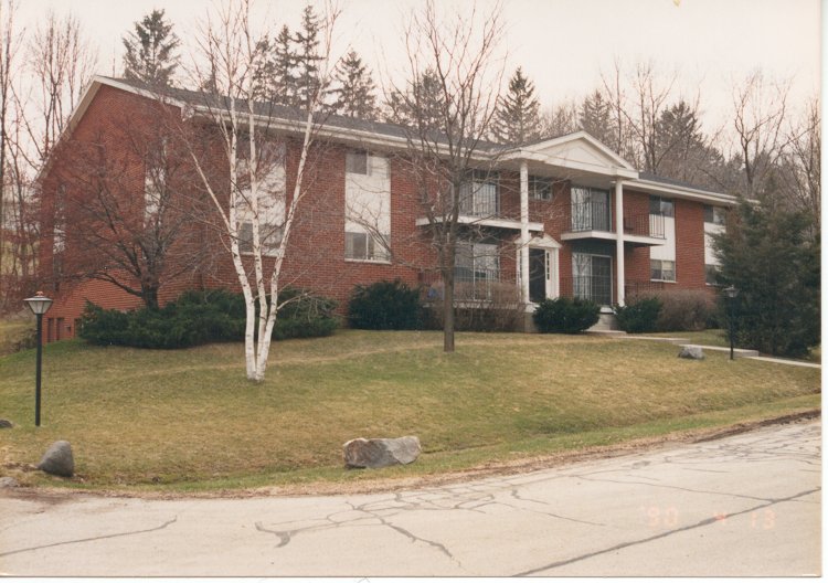 209 Williamsburg Drive - Thiensville